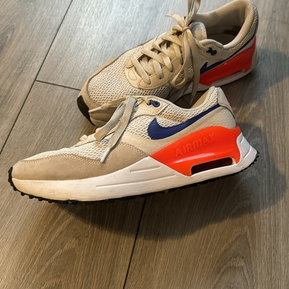 Nike Air Max - Picture 2 of 6